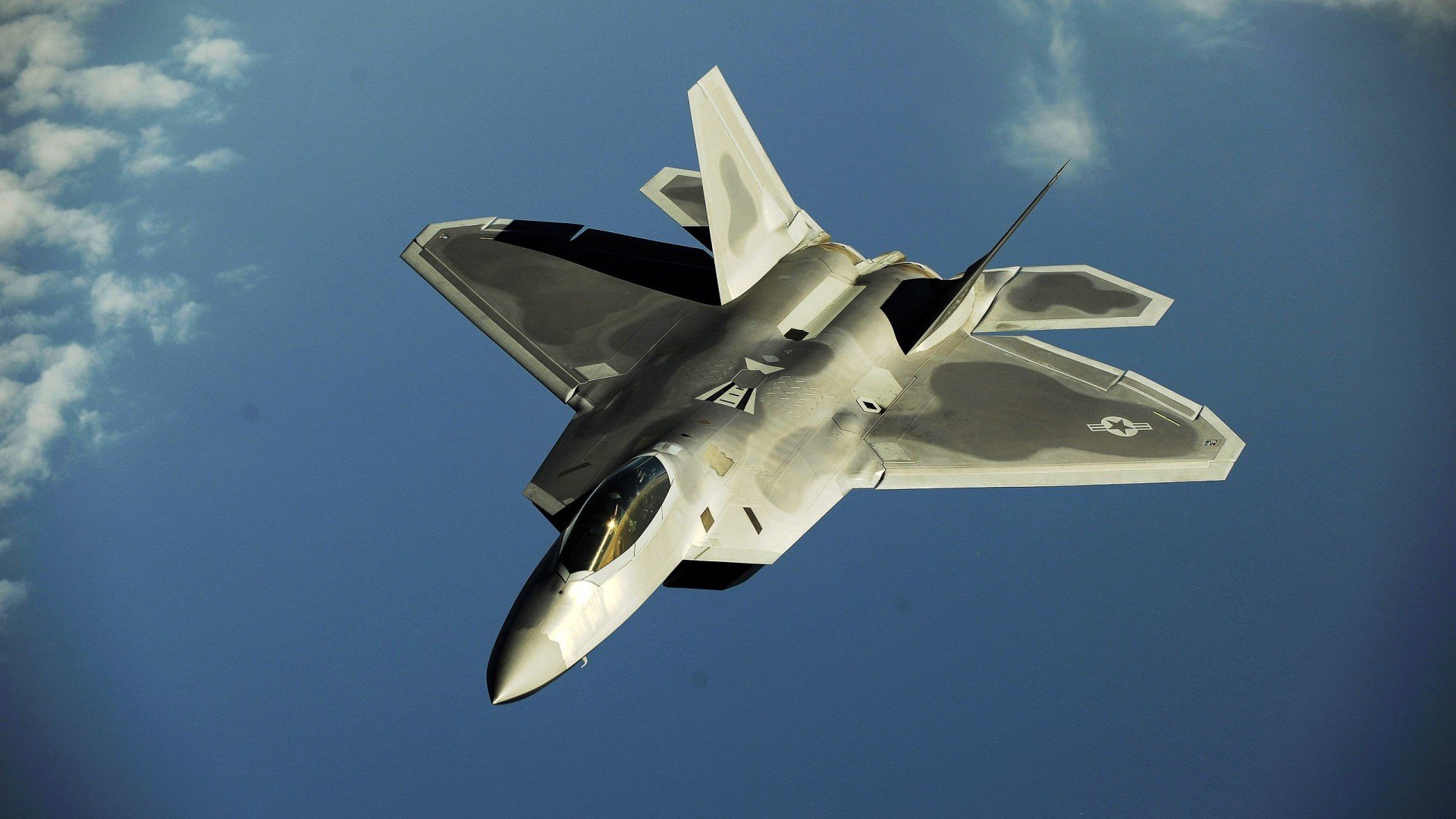 开云官方-塞内加尔队后卫佩雷斯在巴黎奥运会上表现出色，塞内加尔中后卫